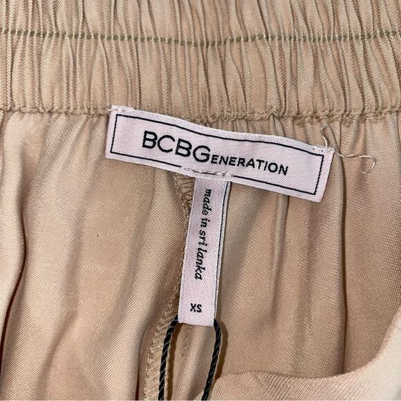 NWT BCBGeneration Faux Side Button Sand Beige Pull-On Pants Size XS - Picture 9 of 15
